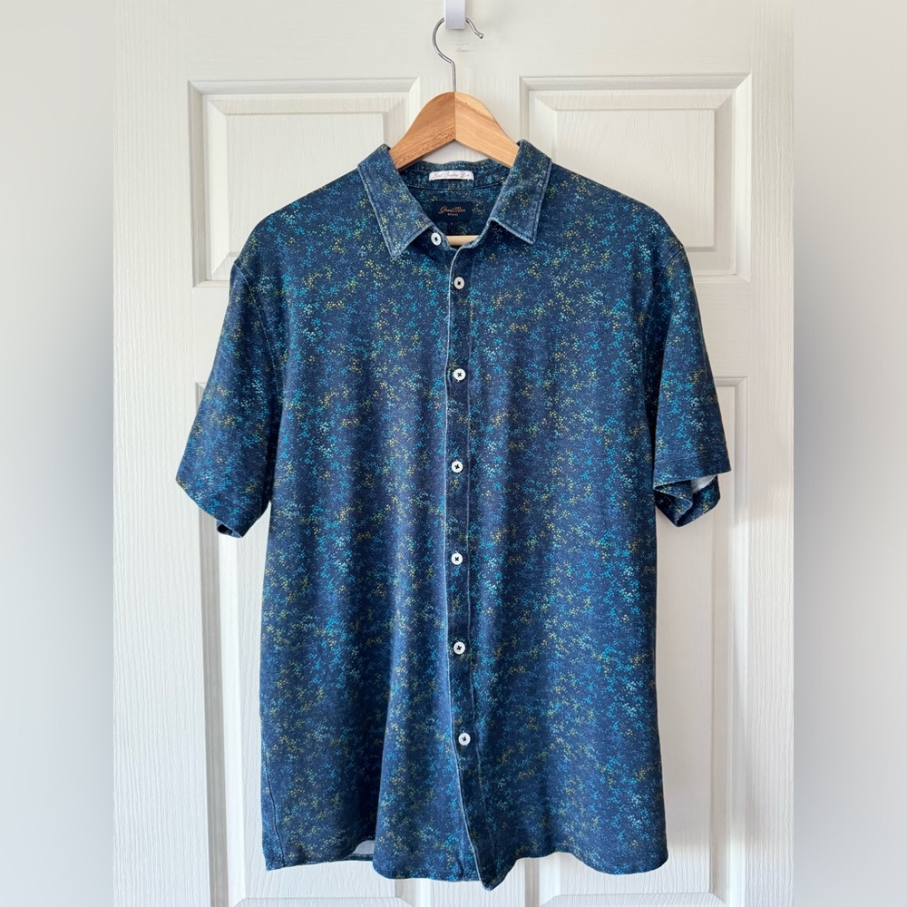 Good Man Brand Men’s Short Sleeve Button Up - size Large